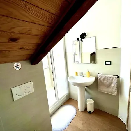 Apartamento Mansarda Panoramica A 15 Minuti Dal Centro